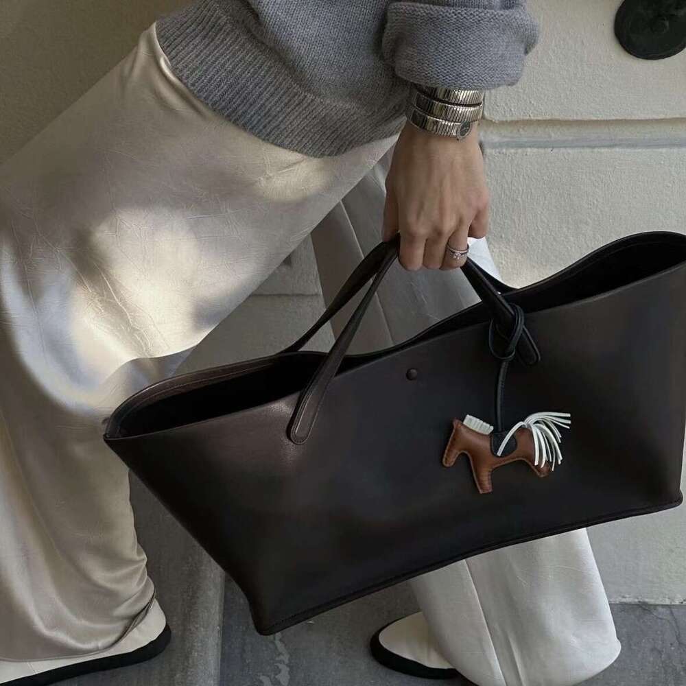 2024 Niche New Idaho Tote Handbag Minimalist Large Capacity Underarm Single Shoulder Crossbody Mother Bag