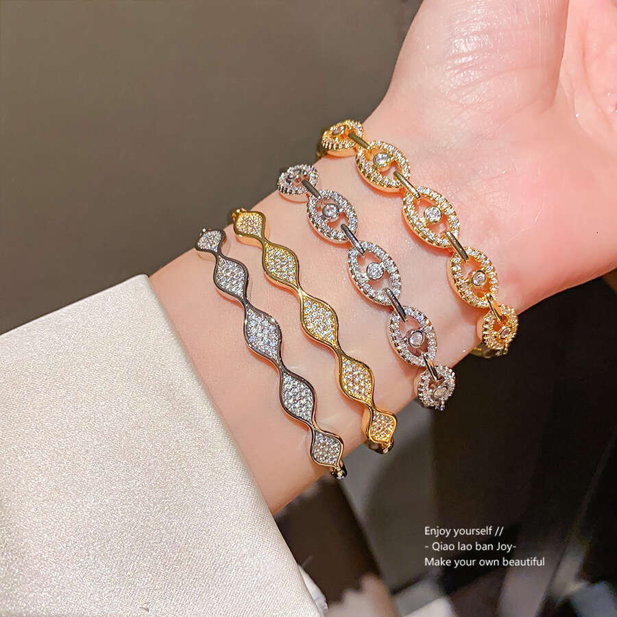 INS hot Luxury Jewelry Designer Bracelet Zircon Round Dia 2025 New Niche Personality Fashion Trendy Bracelet Light High-end Sense Jewelry for Women