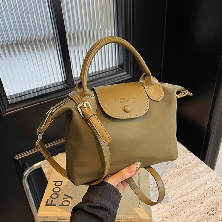 Free Shipping Light Luxury Luxury Casual High-end Bag Women's Designer Bags 2024 New Lightweight Nylon Dumpling Bag Commuter Crossbody Bag