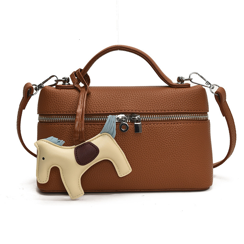 designer High-end Handheld Lunch Box Bag 2025 New Women's Bag Summer Trendy Textured Handbag Crossbody Bag Commuter Women's Bag