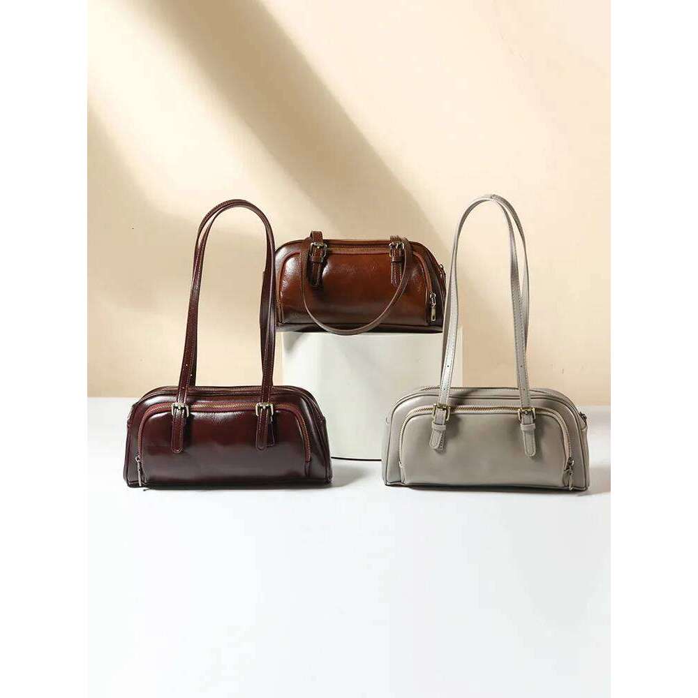 Genuine Leather Underarm retro baguette bag for women, new Shoulder Bag First layer cow leather handbag, crossbody bowling