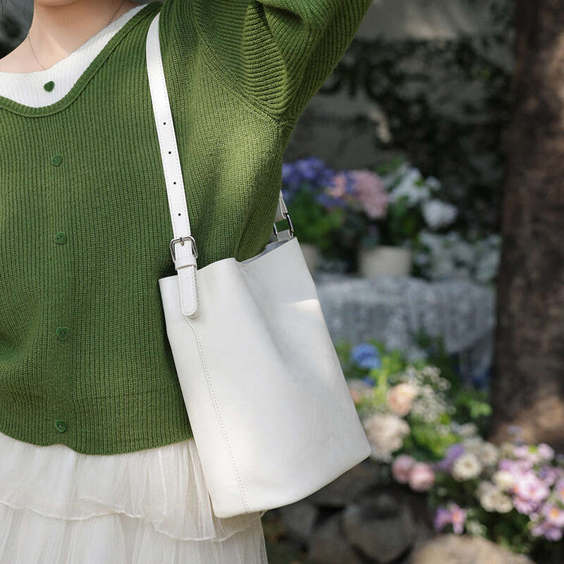 Leather bucket bag women's designer bags fashion retro crossbody bag commuting shoulder bag 2025 new genuine leather