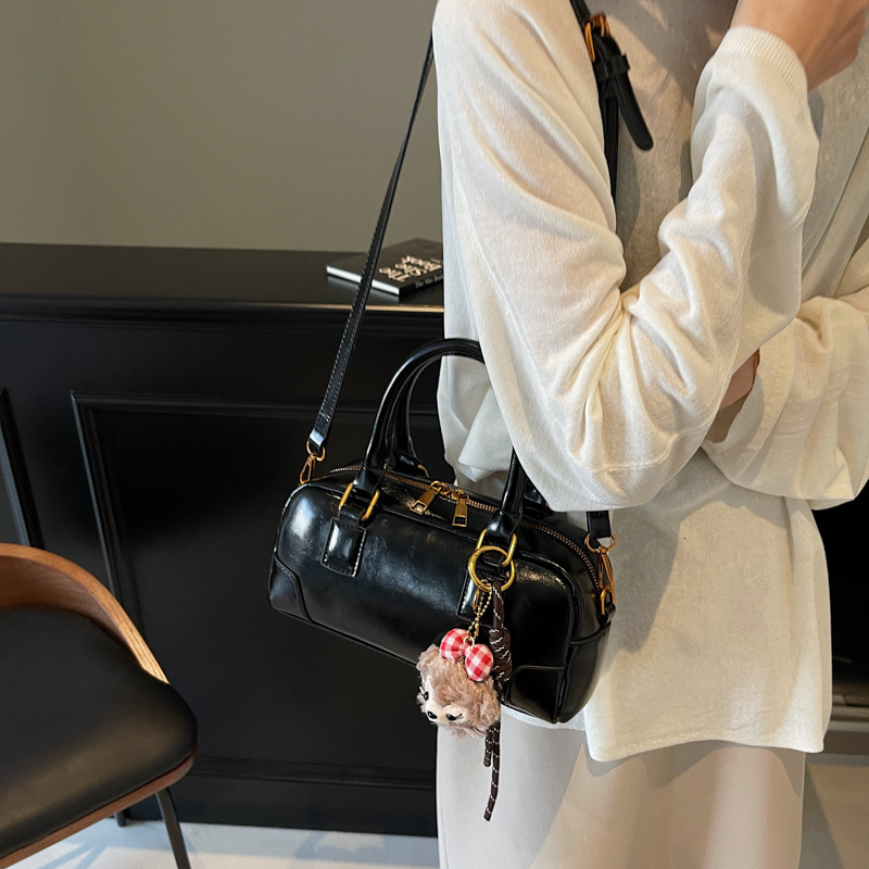 designer Niche Design Textured Handbag for Women 2025 New Single Shoulder Crossbody Small Square Bag Retro Handheld Bowling Bag