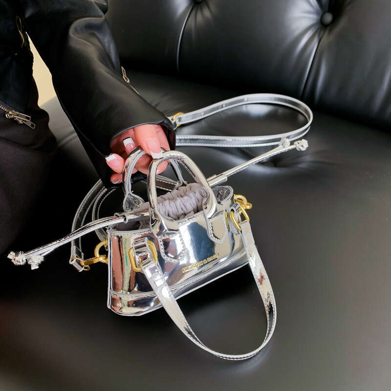 2025 Spring New Mini for Women High-end Glossy Crossbody Niche Design Exquisite Handheld Bucket Bag