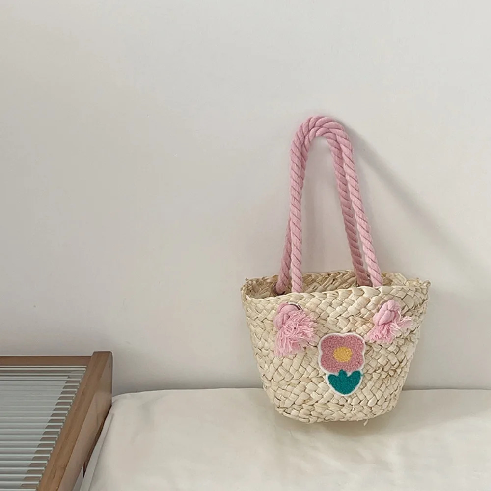 Casual Cute Woven Shoulder Bag Hollow Out Large Capacity Flower Bucket Elegant Underarm Straw Handbag Travel 250605