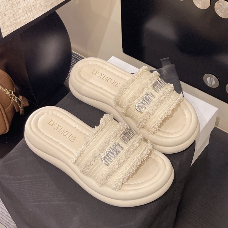 2025 free shipping fashion luxury designer French slippers for women's summer wear, flat bottomed beach sandals black white
