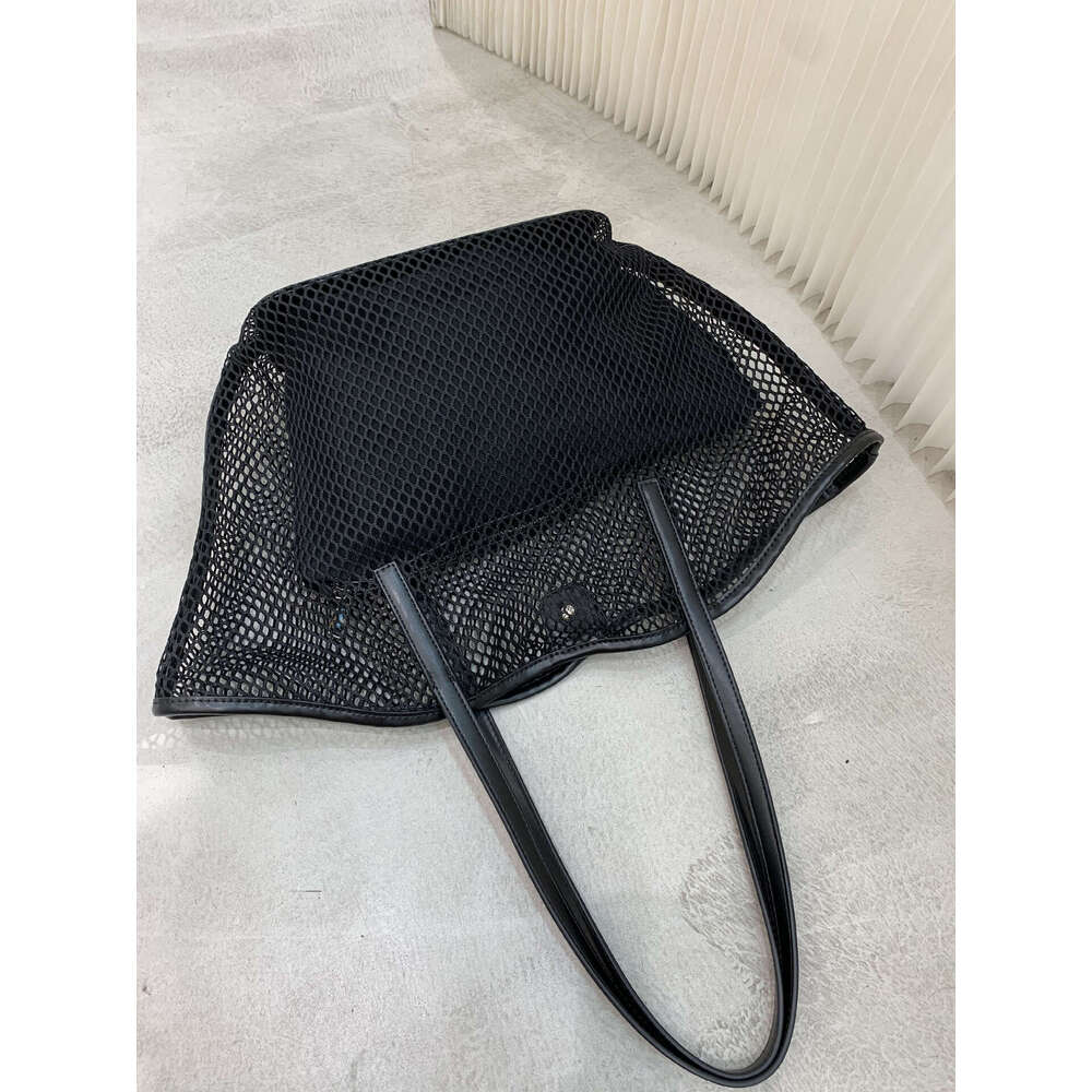 Beach Lazy Style Mesh Tote for Women Commuting Large Capacity Travel Shoulder Bag