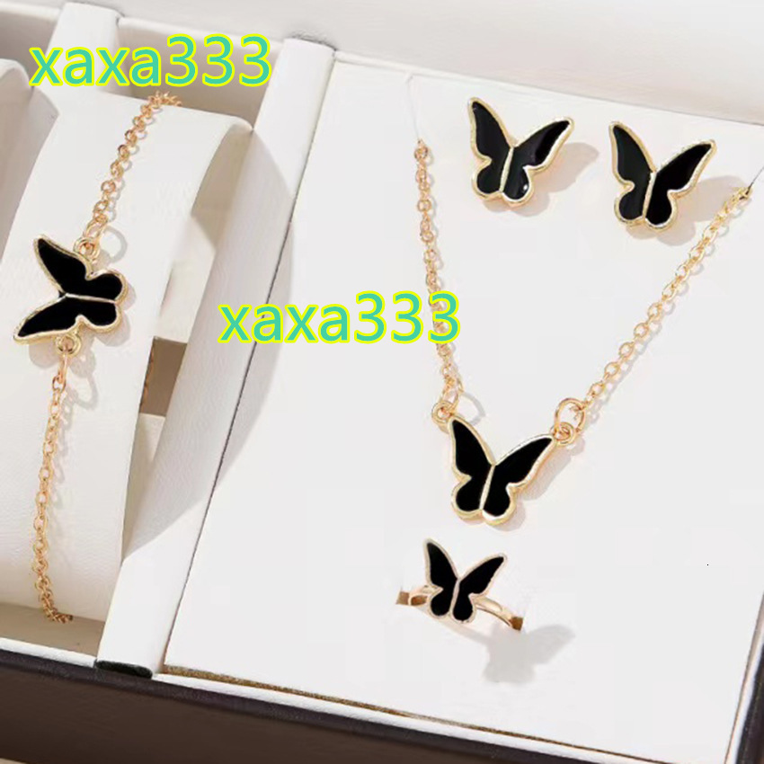 Fashion Love butterfly Necklace Set Alloy Drip Oil Multi Color Womens Necklace for Wholesale Jewelry Shop Wholesales N23039