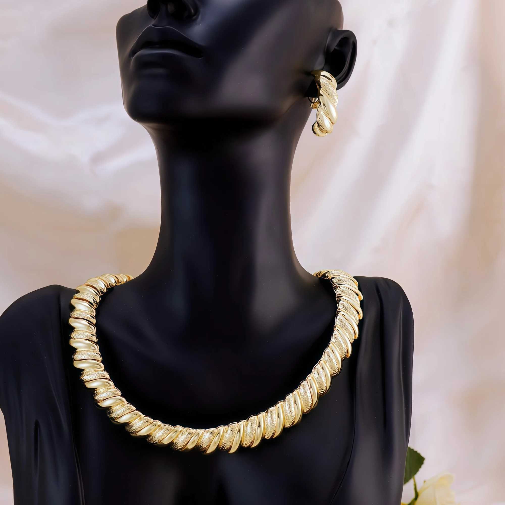 5pcs Golden Vintage Necklace Earrings And Ring A Jewelry Set For Womens Wedding Brides Z250607