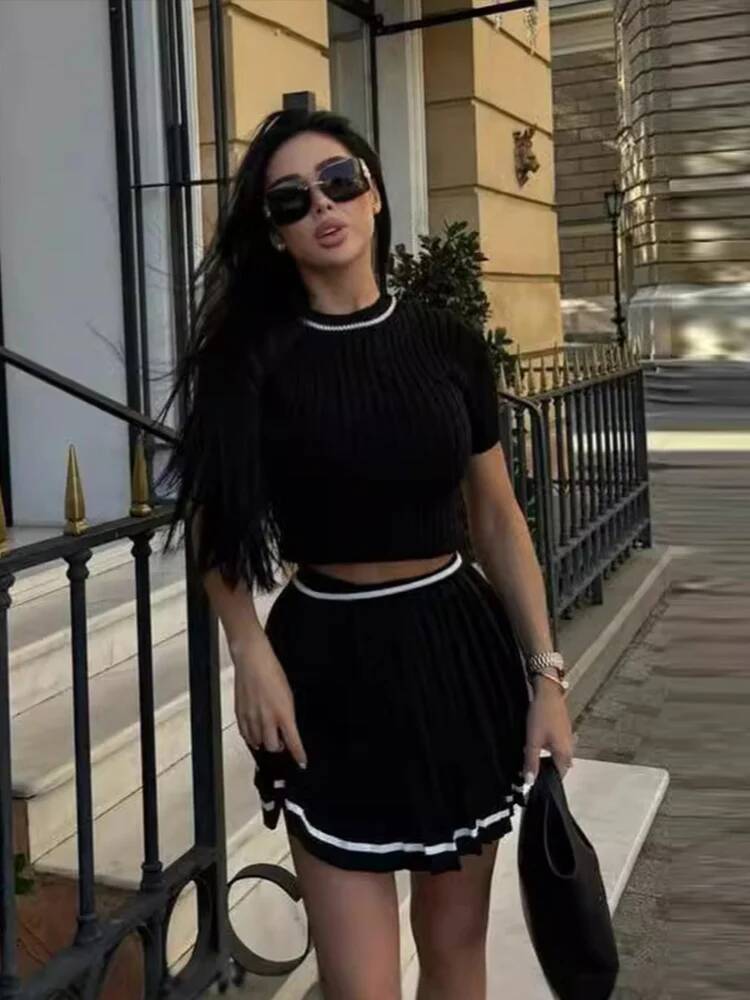 Casual Contrast Knitted Skirts Suits Women Slim O-Neck Short Sleeves Pullover Elastic Waist Pleated Skirt 2025 Fashion Lady Sets