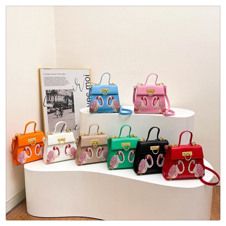 Hot Free Shipping Banquet Package Luxury Fashion Casual Shoulder Bag Saddle Bag Shoulder Handbag Fashionable Letter Daily Flap for Women Designer Shou