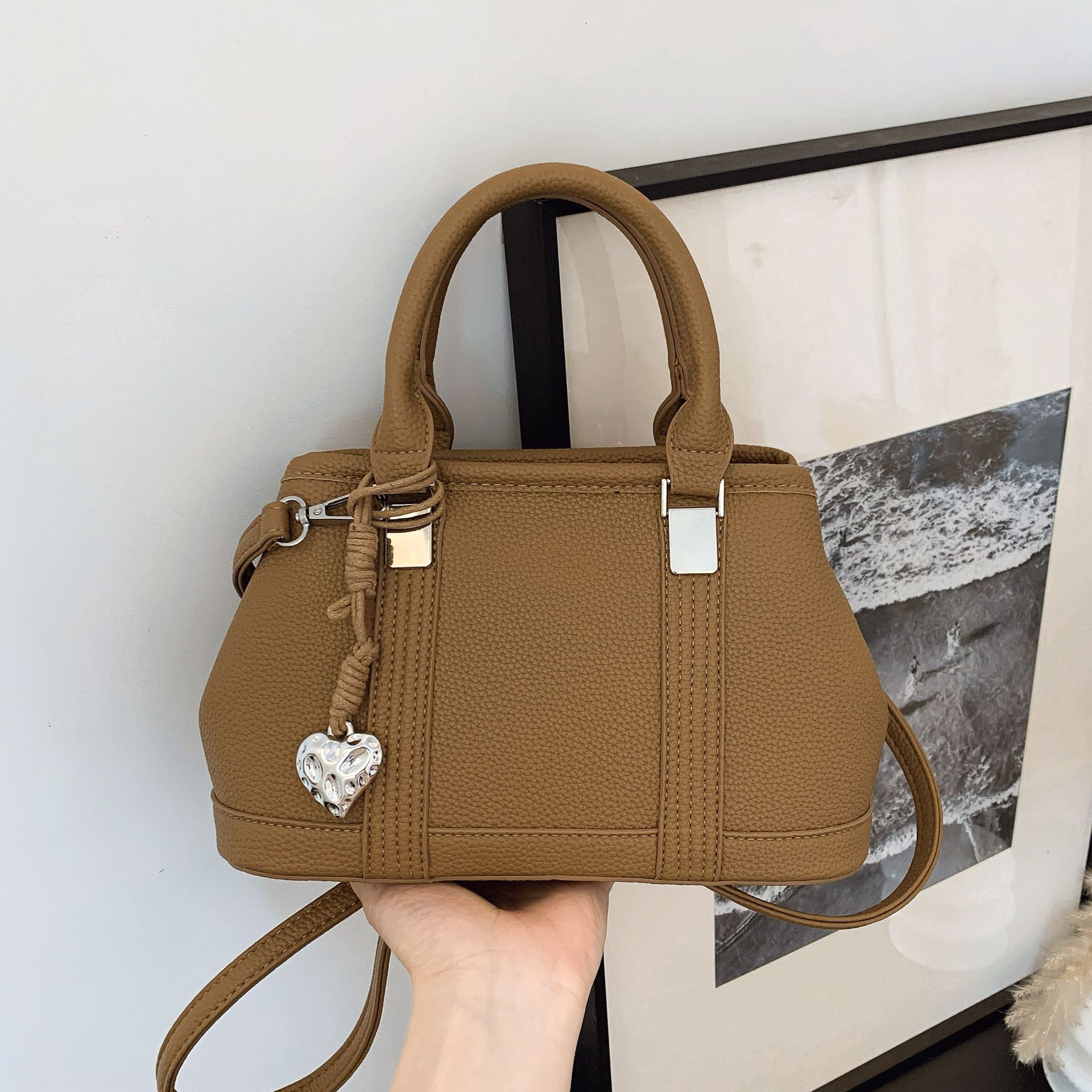 designer Versatile Handheld Bucket Bag for Women 2025 New Fashion Commuter Tote Bag Casual Textured Shoulder Crossbod