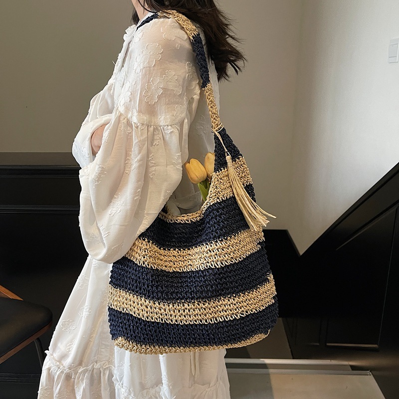 designer Summer Woven Bag for Women 2025 New Fashion Vacation Beach Bag Casual Bucket Bag Retro Color-Block Underarm Bag