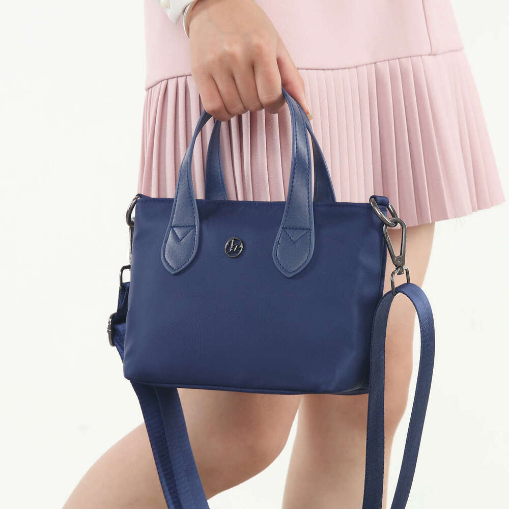 Seasonal New Large Capacity Crossbody for Women Fashionable Textured Handheld Basket Versatile Solid Color Simple Bucket Bag