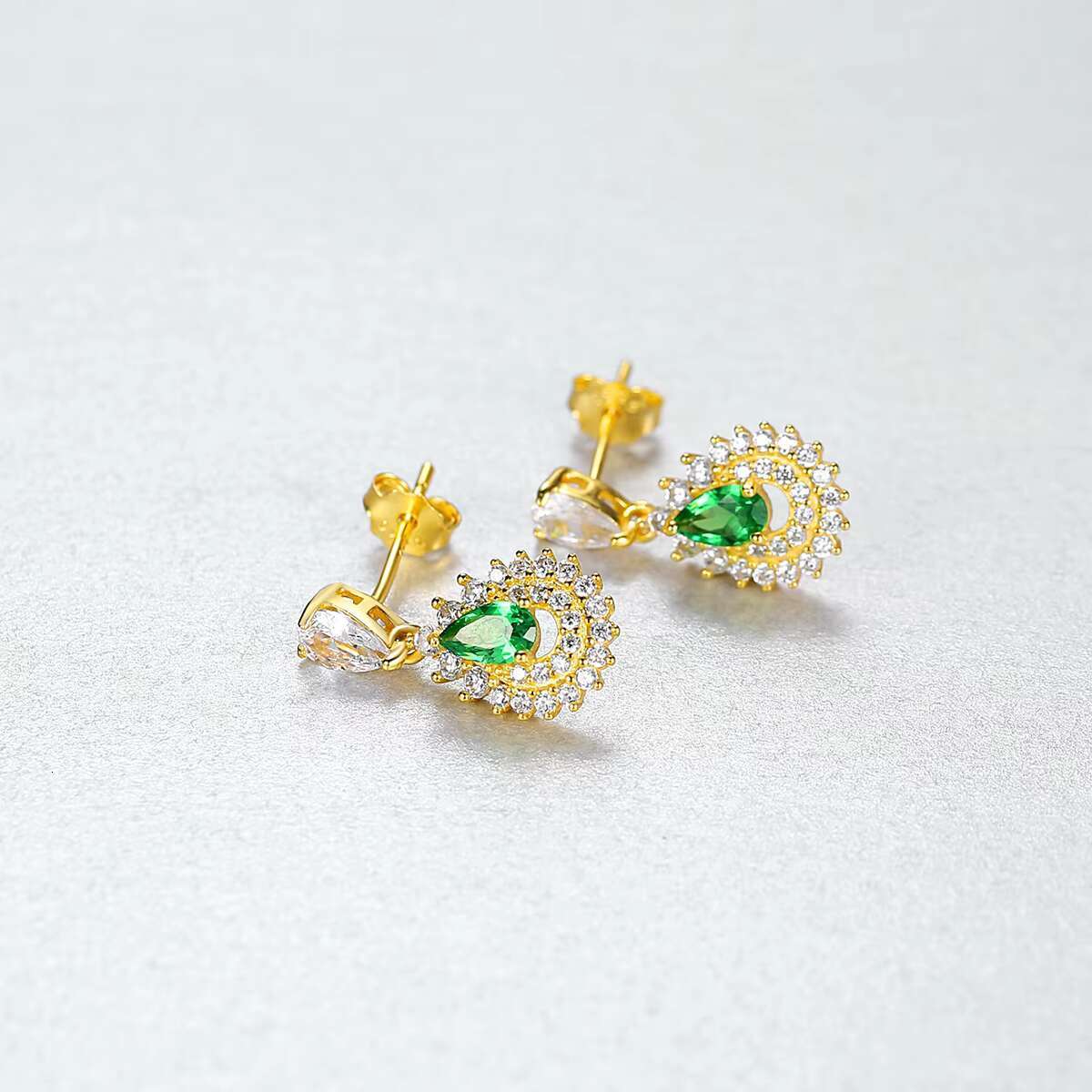 CZCITY brand hot-selling earrings; green gem super shiny full diamond earrings; jewelry accessories; jewelry earrings