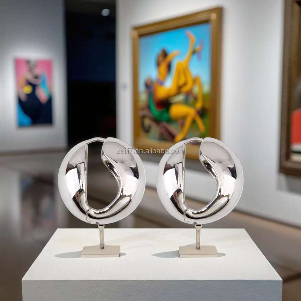 Luxury Unique Womens Stud Earrings Minimalist Cool-Neutral Style Smooth-Surface Round Ear Rings Gold Plated