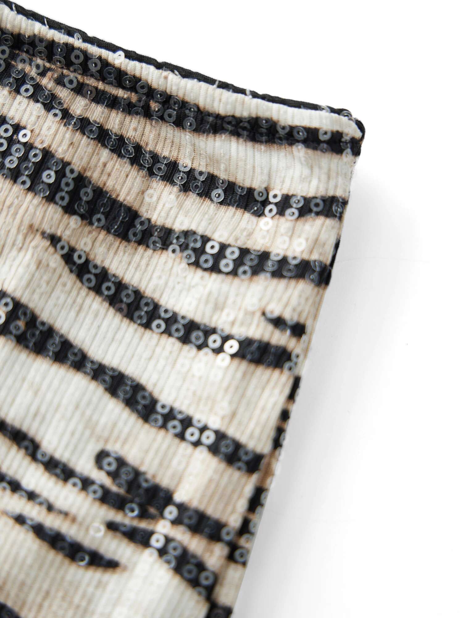 Womens Sexy Leopard Print High Waist Shorts with Sequins for Nightclub Party and Streetwear Fashion