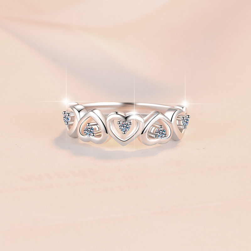 Elegant Heart-Shaped Moissanite Ring in S925 Sterling Silver, Lightweight Luxury for Women, Perfect for Engagements and Special Occasions, Cross-Borde