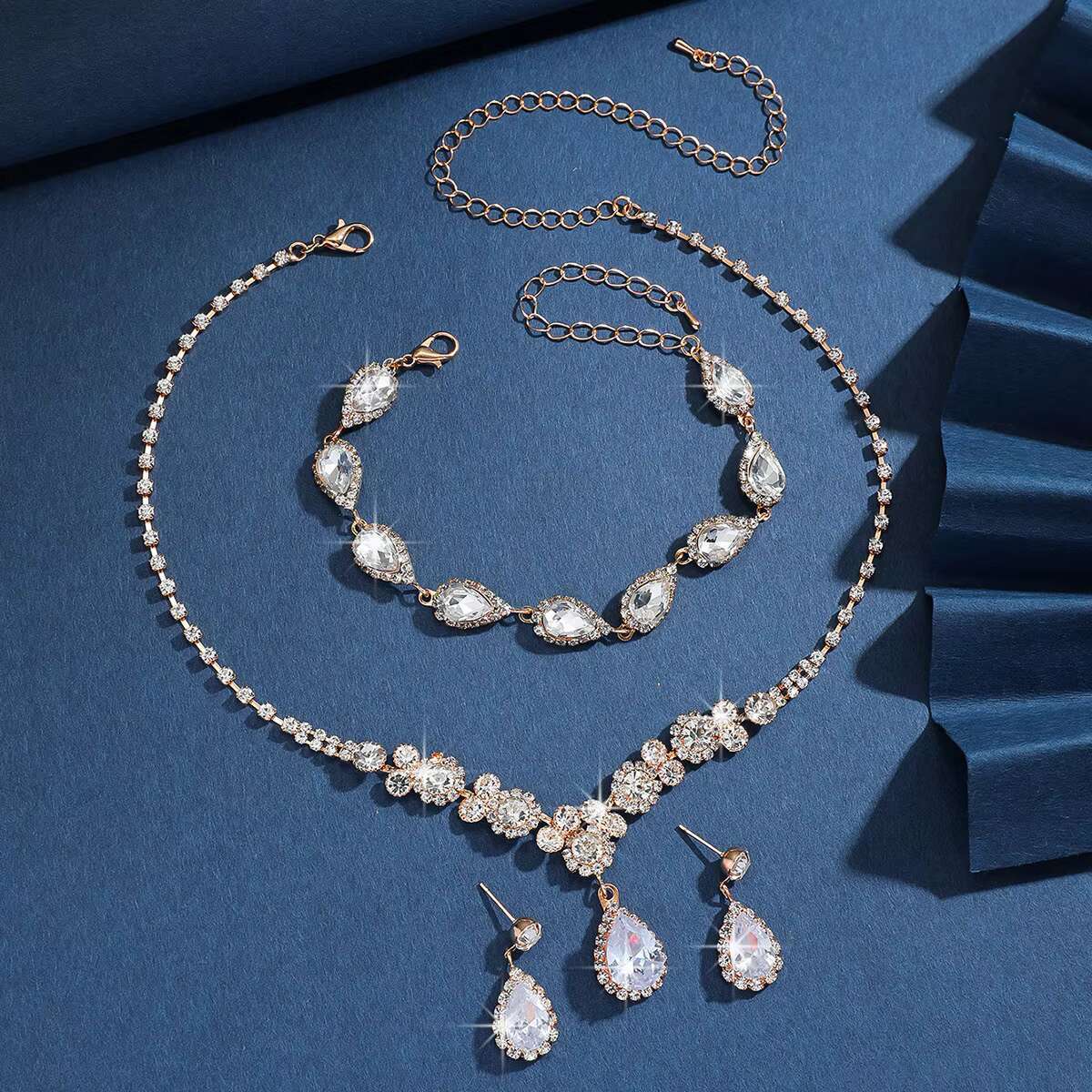 Luxurious 3-Piece Bridal Jewelry Set Necklace Earrings Bracelet Elegant Wholesale Accessories for Weddings