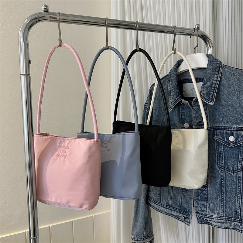 Luxury Wallet Free Shipping 2025 New Designer Bag High Elasticity Waterproof Nylon Multi Functional Leisure Shoulder Bag Fashion Embroidery Handbag