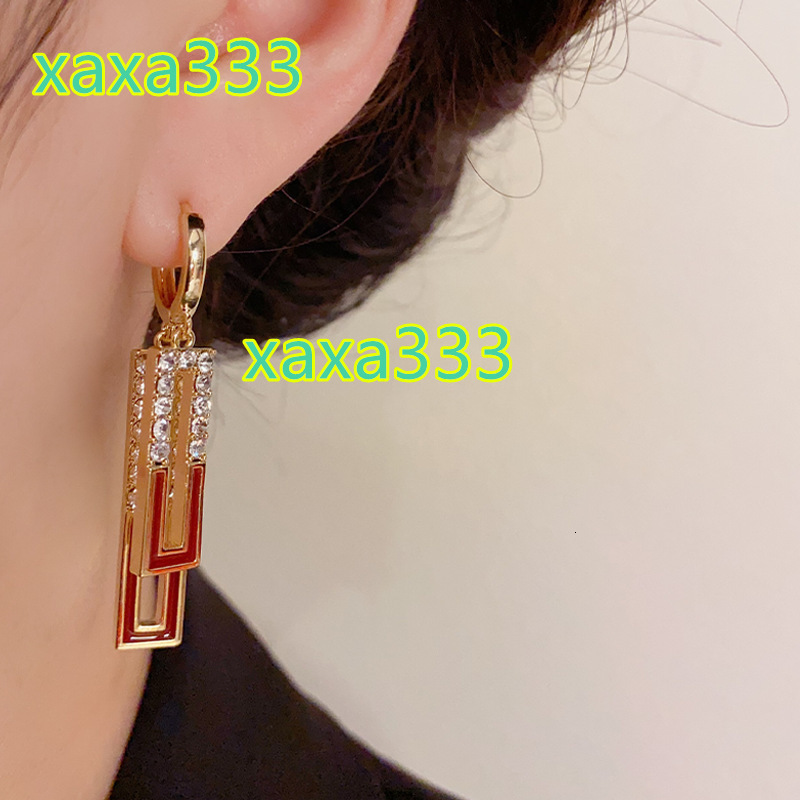 Hot Sale Ear Stud Fashion Waterproof Non Tarnish Women Drop Earrings