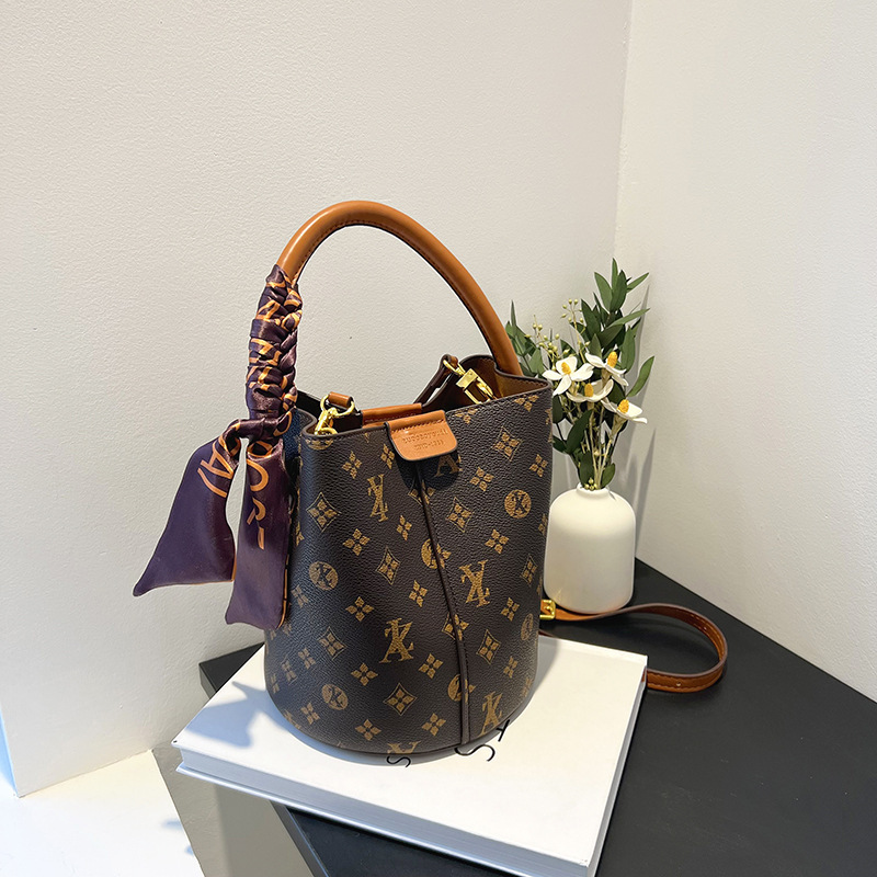 Hots Designer Bag Women's Monogram Bucket Bag Set with Detachable Pouch Multi-functional Shoulder Tote Free Shipping