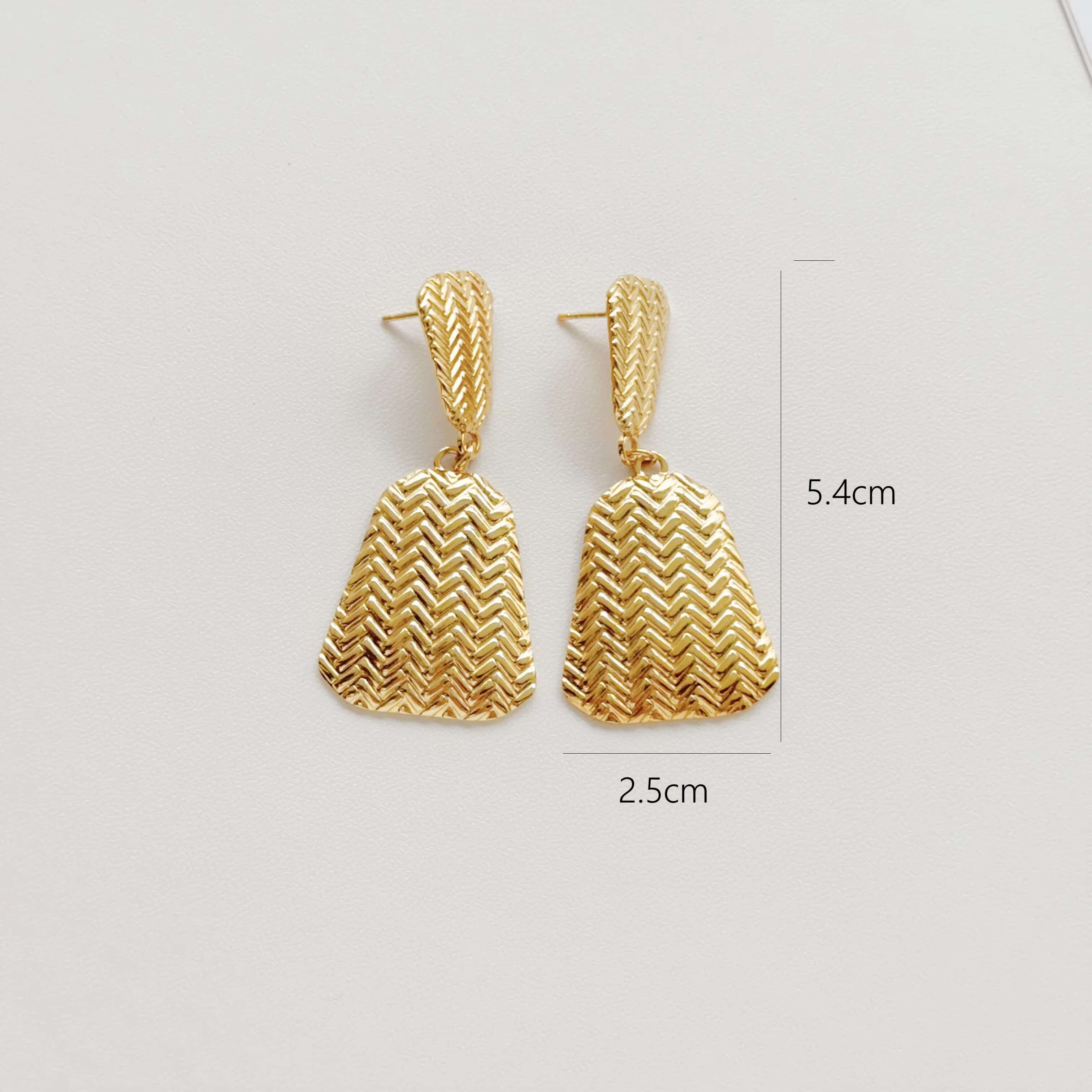 Hot Selling Hypoallergenic Classic Gold Stainless Steel Earrings Stylish Casual Wheat Texture Womens Stud Earrings