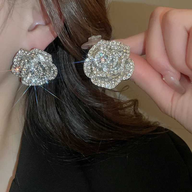 Inlaid Rhinestone Flower Tassel Earrings Necklace for Women Fashion Clavicle Chain New Light Luxury Sparkle Jewelry Z250607