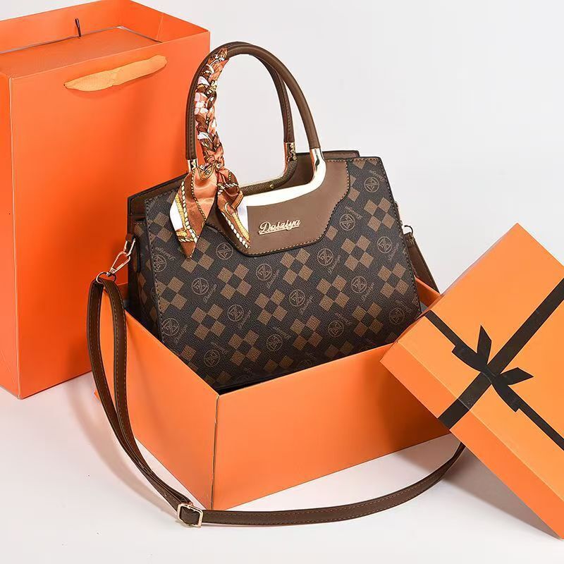 Free Shipping 2025 New Designer Bag Chinese Embroidery Large Capacity Shoulder Bag Luxury Wallet Elegant Women's Handbag