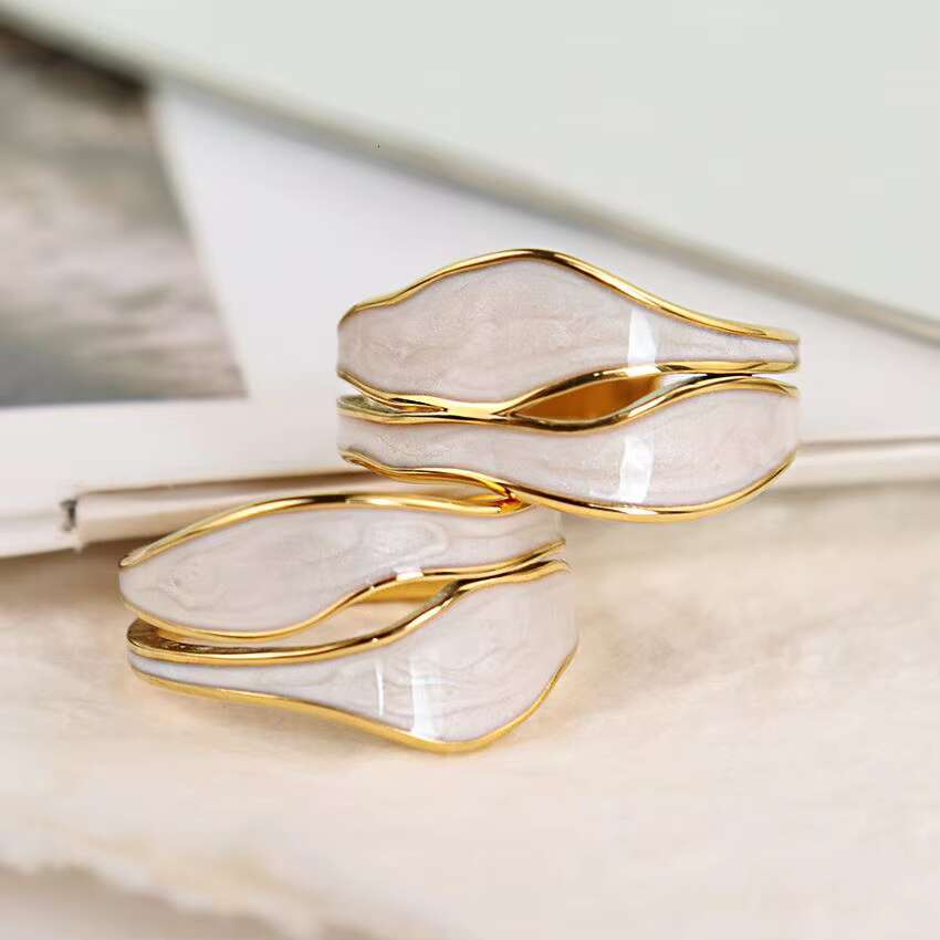 Vintage Elegant Geometric Enameled Ring High End Temperament Irregular Ring Girls Ring White Pink Color Fine Jewelry for Women