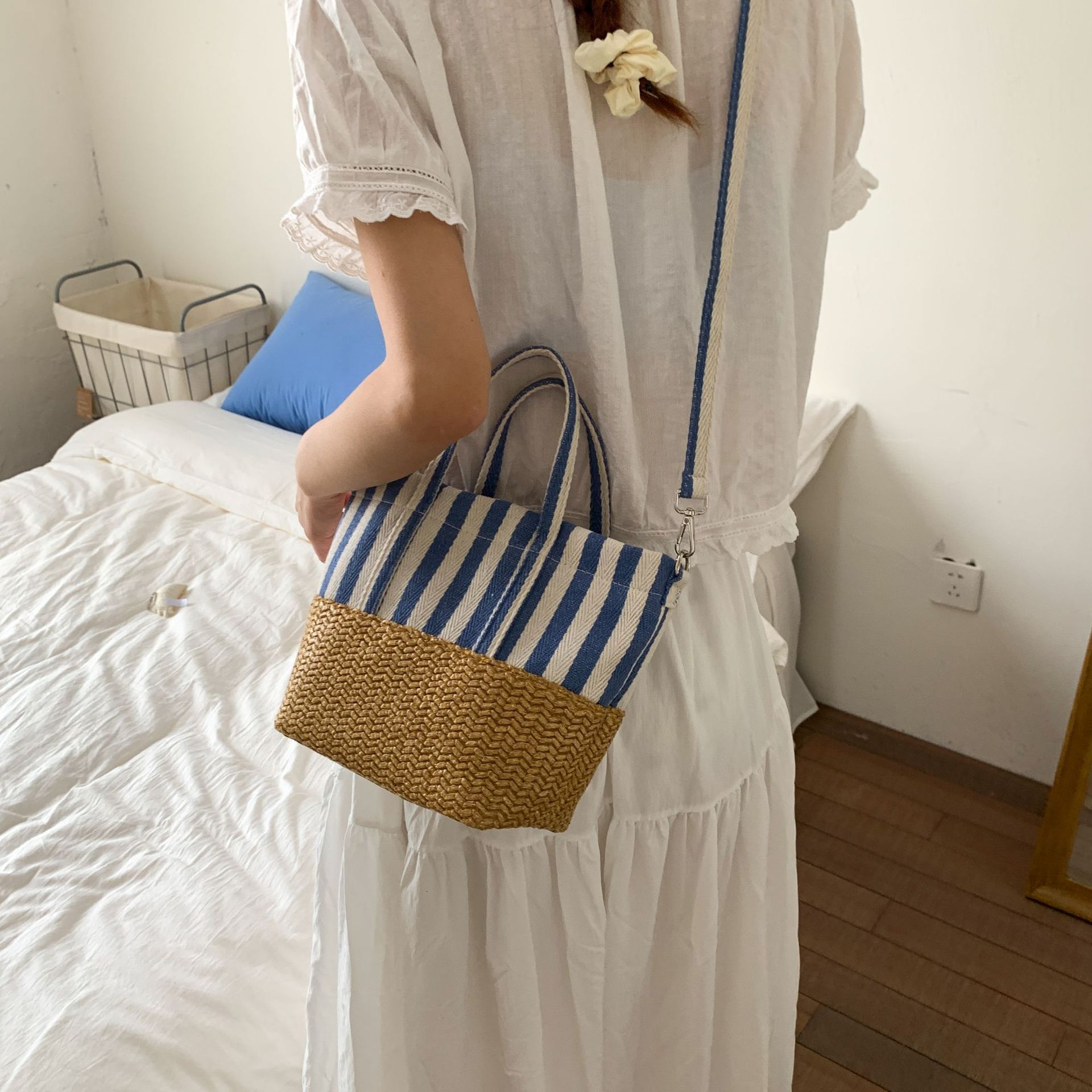 designer Korean Canvas Bucket Bag Striped Tote Bag for Women 2025 New High-end Patchwork Fashion Crossbody Straw Bag