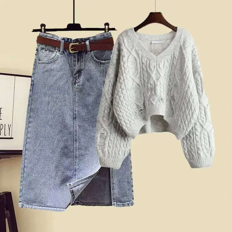 Plus Size Women's Knit Sweater And Denim Skirt New 2024 Fashion Winter Suit Slimming Versatile 2-Piece Set For Ladies