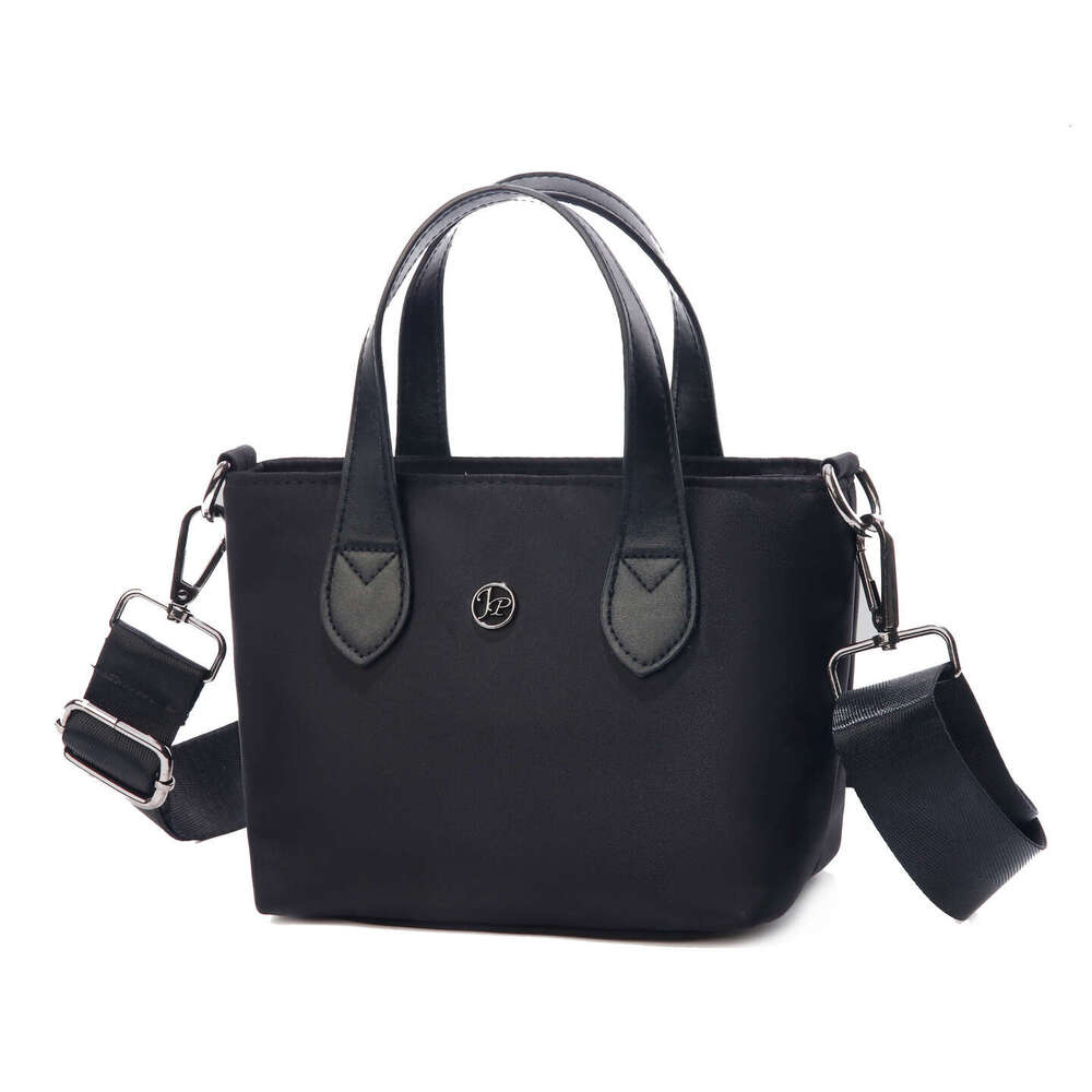 Seasonal New Large Capacity Crossbody for Women Fashionable Textured Handheld Basket Versatile Solid Color Simple Bucket Bag