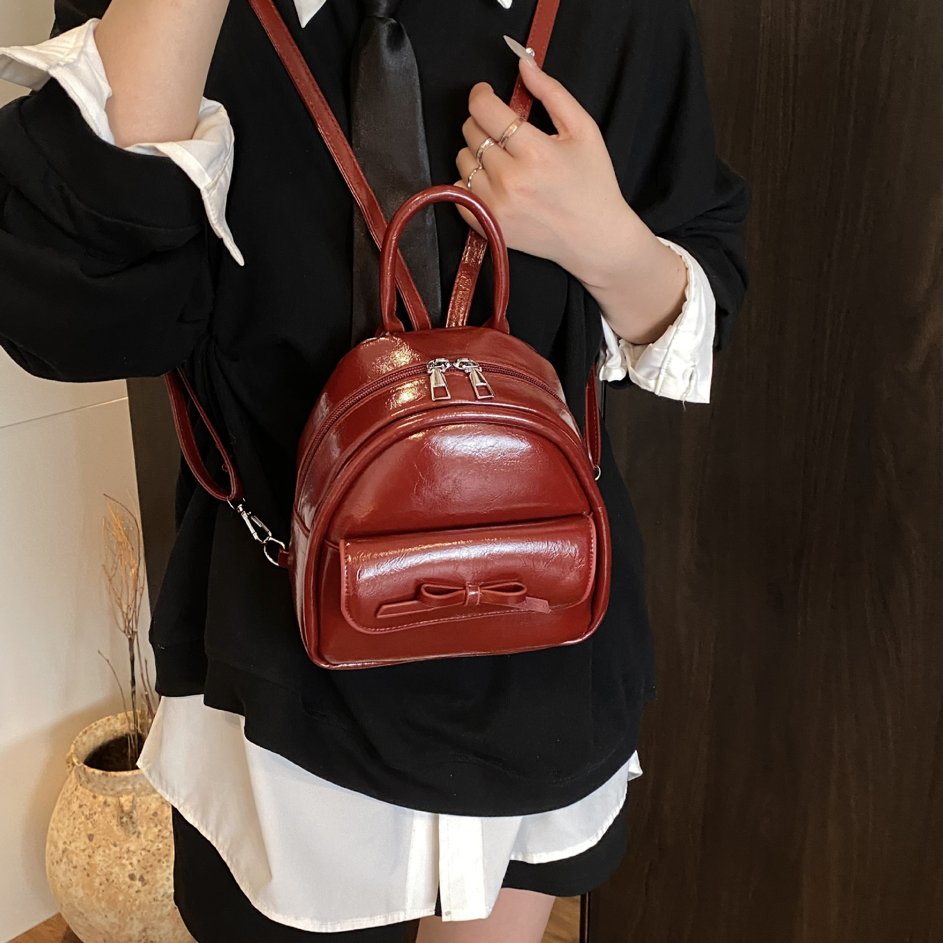 designer Niche Korean Style Versatile Fashion Mini Backpack 2025 New Casual Commuter Bowknot Double Shoulder Bag Small School Bag