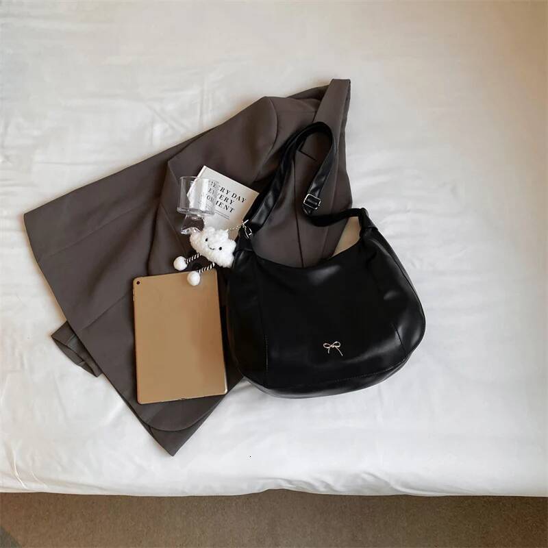 2024 Summer New Large Capacity Underarm Shoulder Crossbody Bag Women's Fashion Backpack Comes with Small Doll as a Gift