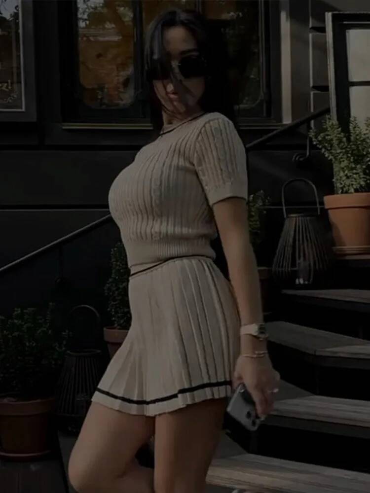 Casual Contrast Knitted Skirts Suits Women Slim O-Neck Short Sleeves Pullover Elastic Waist Pleated Skirt 2025 Fashion Lady Sets