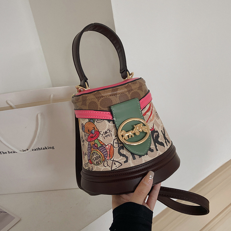 Designer Bag Luxury Bag Hot Free Shipping Shoulder Bag Designer Shoulder Shoulder For Woman Spring And Summer Daily Outfit Flap Classic Cross