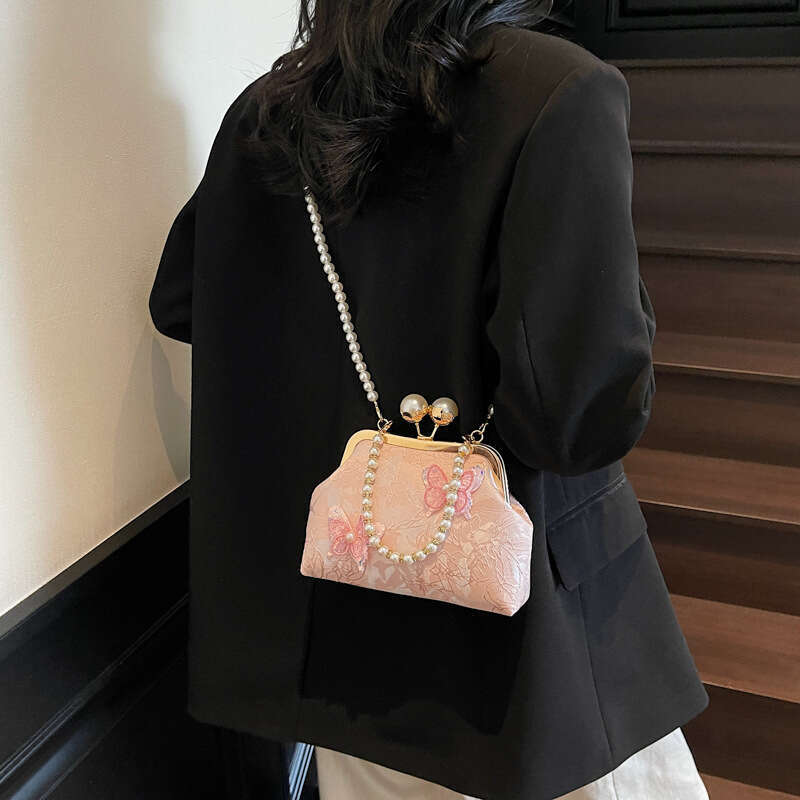 New Cheongsam Style Embroidered Women's Chinese Handbag Crossbody Versatile Pearl Evening Bag