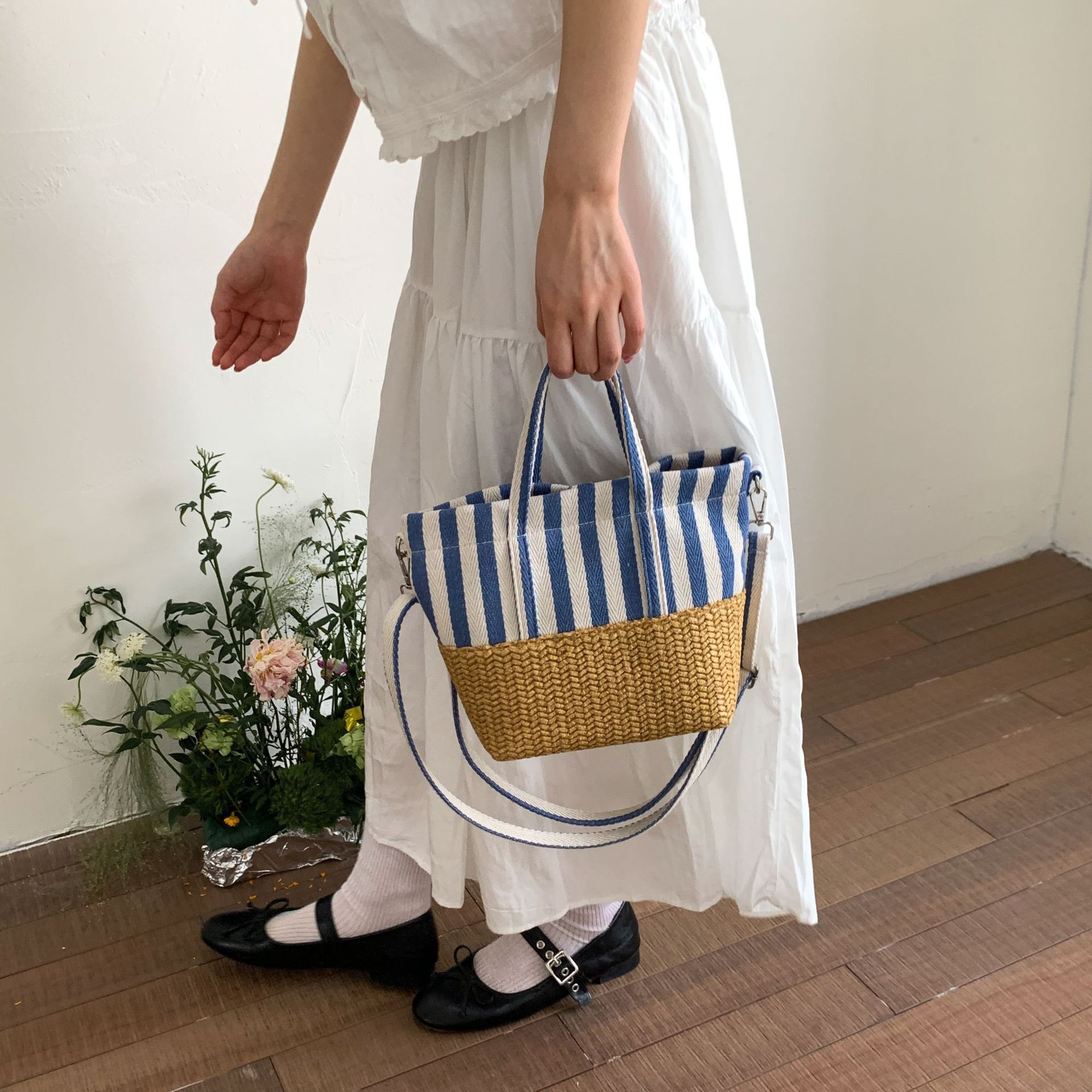 designer Korean Canvas Bucket Bag Striped Tote Bag for Women 2025 New High-end Patchwork Fashion Crossbody Straw Bag