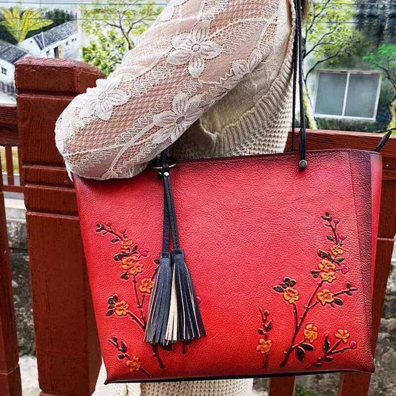 Vintage 3D Floral Embroidery Designer Large Capacity Women's Tote Bag Premium Cowhide Leather Handbags For Women 2025