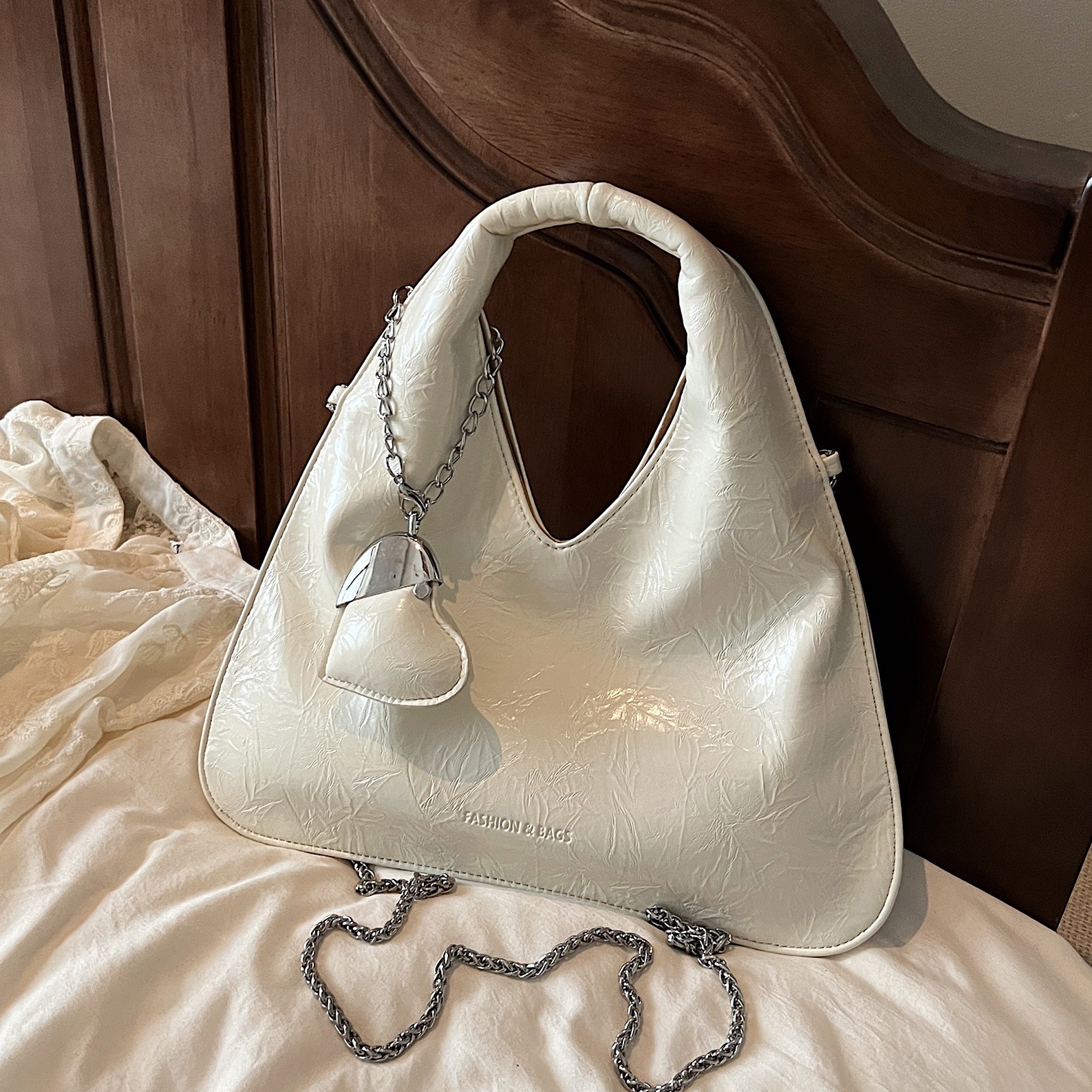 designer Niche Design Triangle Bag Handbag for Women High-end Fashion Chain Bag Single Shoulder Crossbody Underarm Bag Tote Bag Trendy