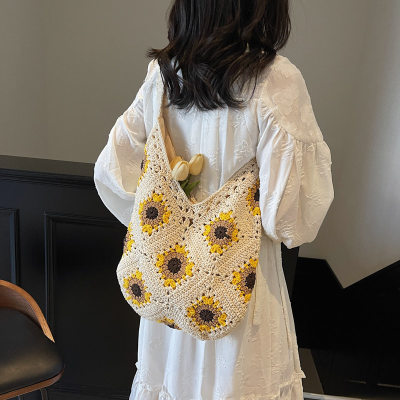 designer Large Capacity Woven Bag 2025 New Hook Flower Shoulder Bag Forest Style Hollow Cotton Beach Bag Vacation Tote Bag