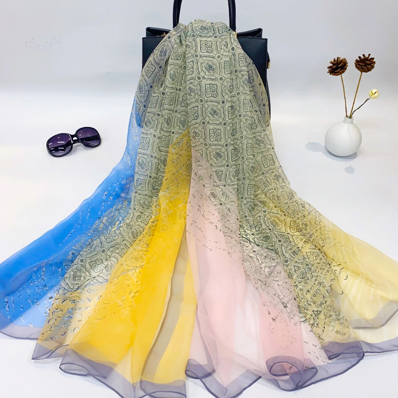 K952 2025 Korean new fashion soft yarn scarf female mother scarf shawl summer sun protection beach towel flower yarn scarf