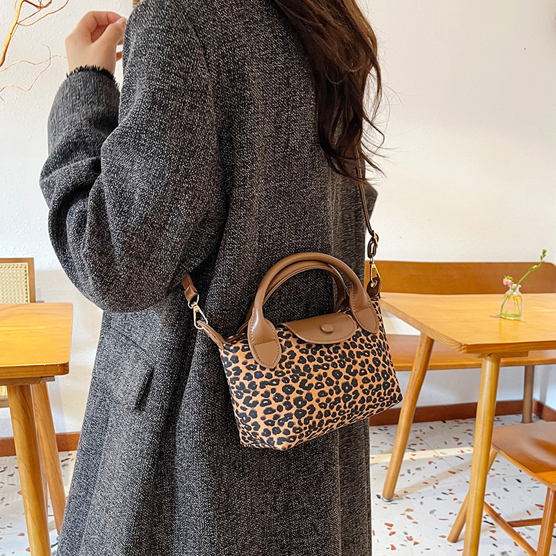Luxury Brand Designer Bag Large Capacity Stylish Leopard Print Crossbody Bag Single Shoulder Shopping Bag Fashionable Small Floral Women's Bag Fa