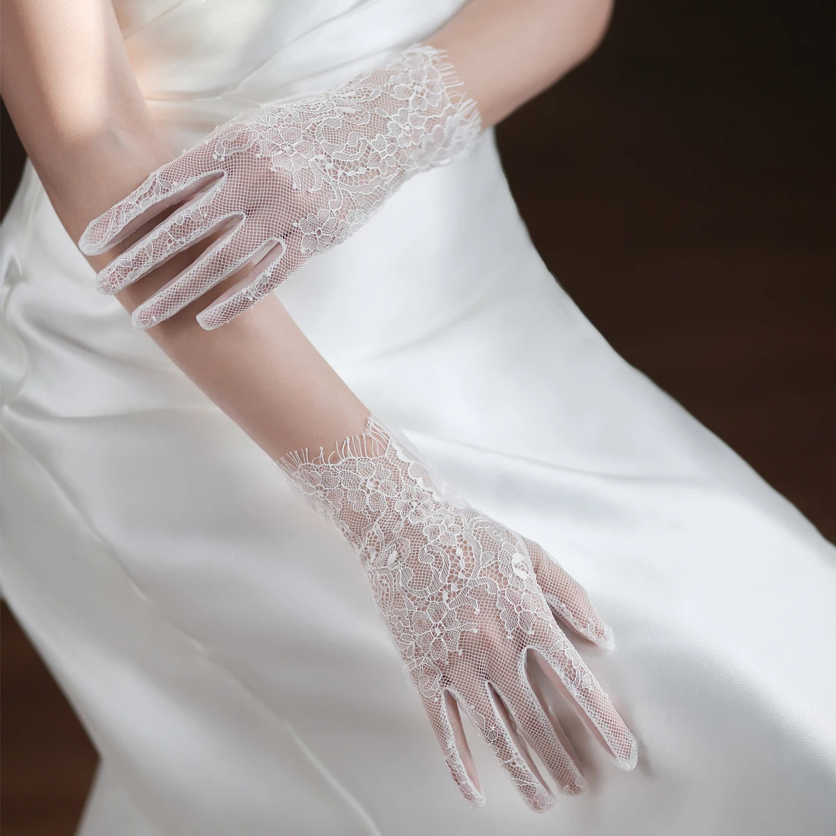 WG062 Wedding Bridal Short White Handmade Gloves Eyelash Lace Wrist Bridesmaid Glove Pageant Prom Perform Handschuh 250603