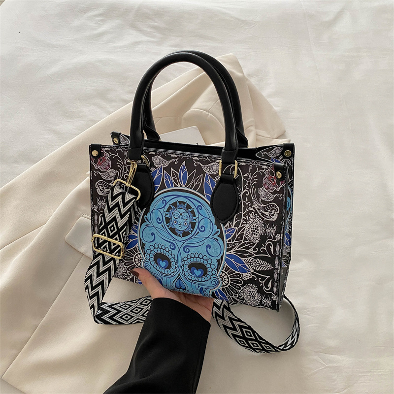 Luxury Brand Designer Bag New Graffiti Women's Textured Skull Print Casual Shoulder Crossbody Bag Fashion Large Capacity Handheld Bucket Bag