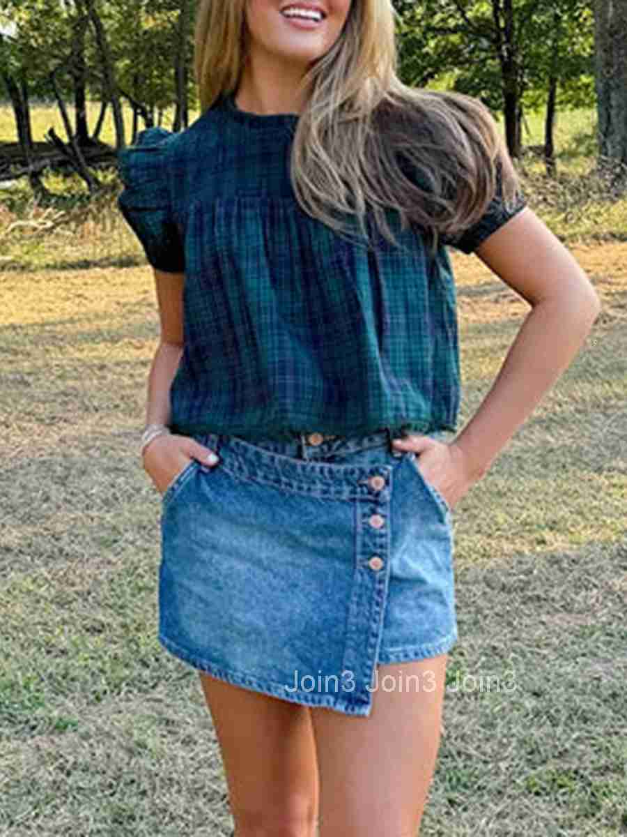 Womens Plaid Print Crew Neck T-shirt with Short Sleeves Loose Fit Summer Top for Casual Streetwear and Daily Wear