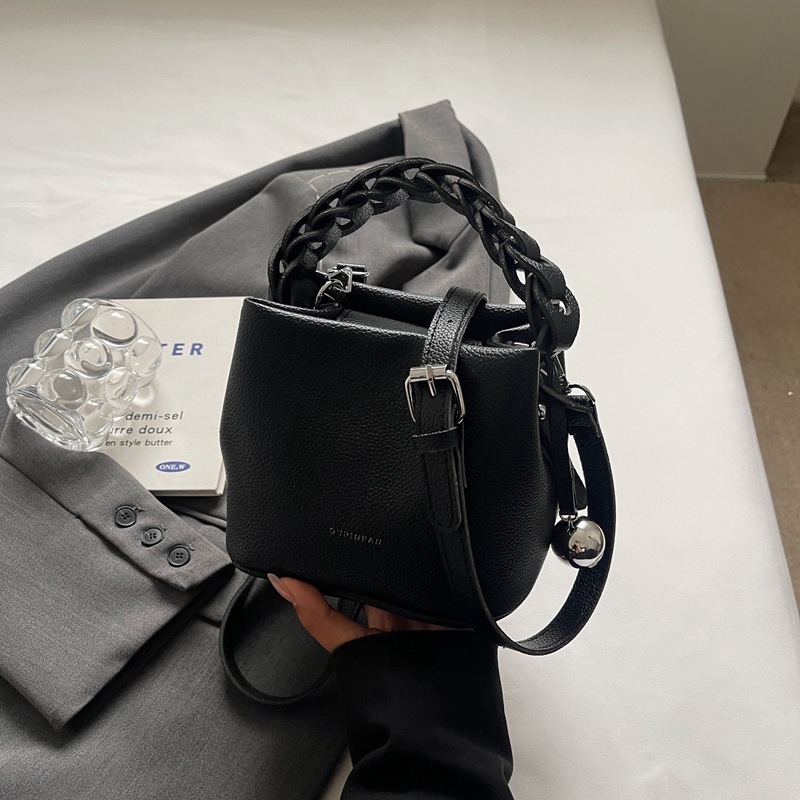 Luxury Brand Designer Bag High-End Handheld Bucket Bag 2024 New Korean Style Soft Leather Litchi Texture Large Capacity Shoulder Crossbody Bag Trendy