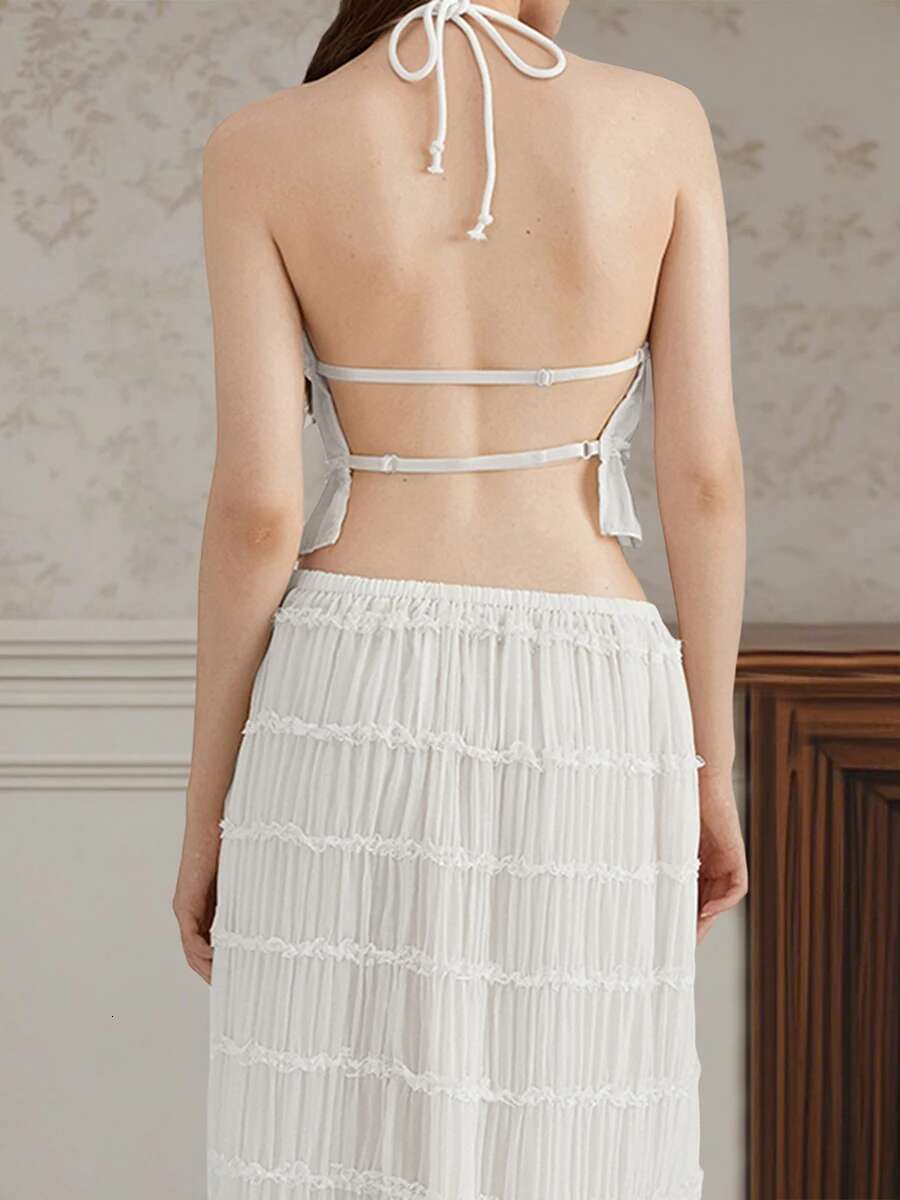 Elegant Lace Halter Neck Sleeveless Blouse with Open Back and Pleated Detailing for Summer Events and Parties