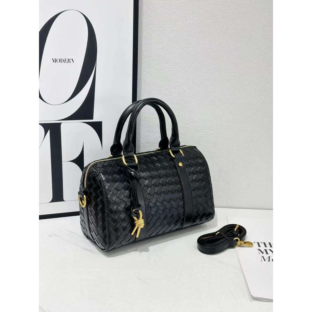 Autumn Winter New Woven Pillow Boston Handbag Women's Fashion Trend Large Capacity Shoulder Crossbody Bag GUHUISHU